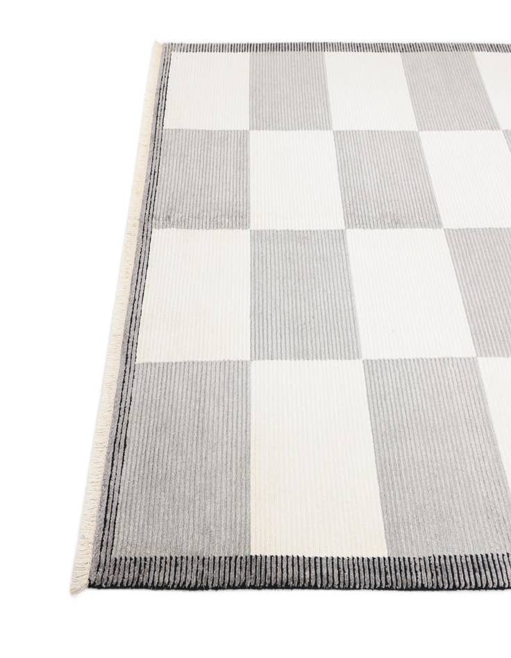 Detail image of 5' 6 x 7' 9  Hand Knotted Darya Wool Rug