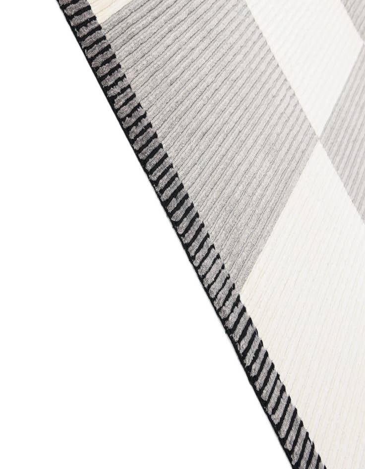 Detail image of 5' 6 x 7' 9  Hand Knotted Darya Wool Rug