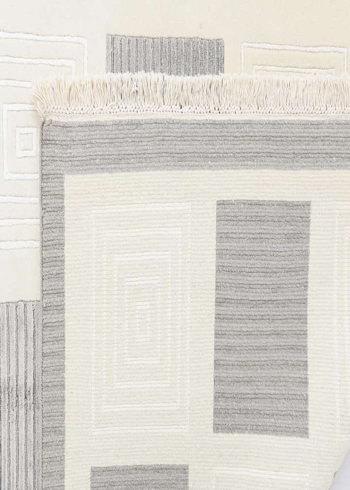 5' 7 x 7' 11 Hand Knotted Darya Wool Rug