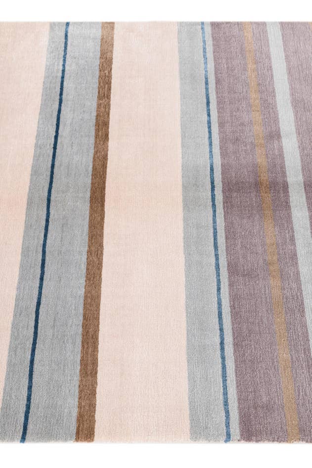 Detail image of 3' 11 x 5' 11 Hand Knotted Darya Wool Rug