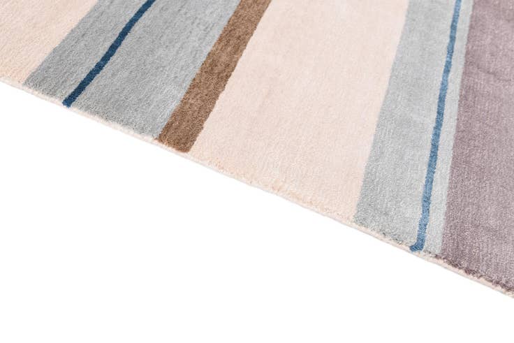 Detail image of 3' 11 x 5' 11 Hand Knotted Darya Wool Rug