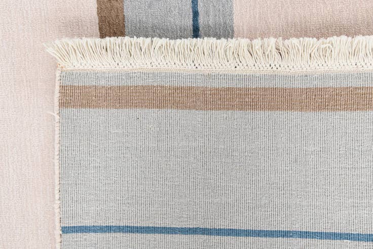 Detail image of 3' 11 x 5' 11 Hand Knotted Darya Wool Rug