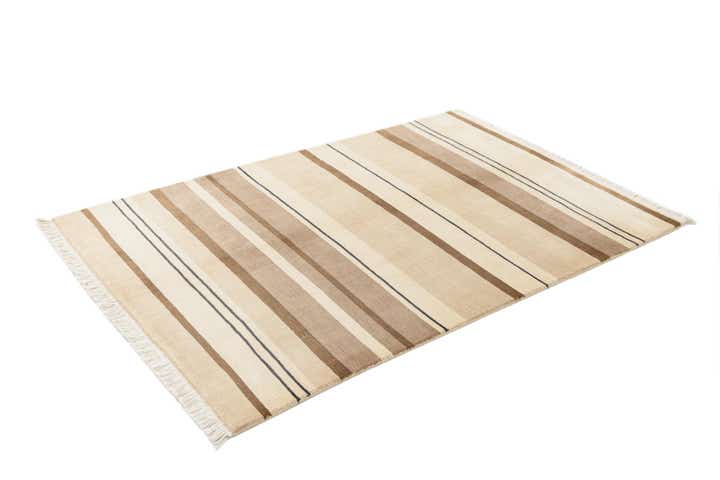 3' 11 x 5' 11 Hand Knotted Darya Wool Rug