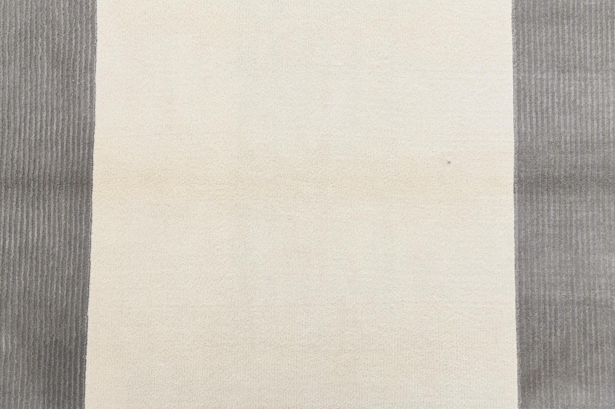 5' 5 x 7' 10 Hand Knotted Darya Wool Rug
