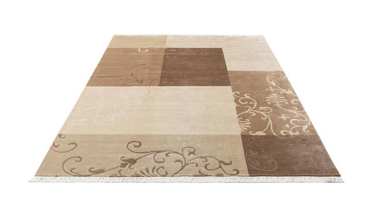 Detail image of 5' 7 x 8' Hand Knotted Darya Wool Rug