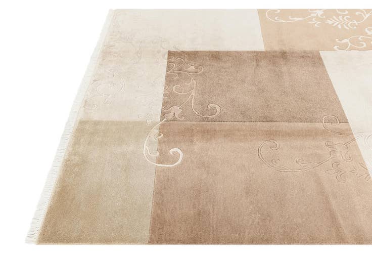 Detail image of 5' 7 x 8' Hand Knotted Darya Wool Rug