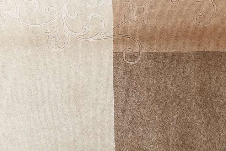 5' 7 x 8' Hand Knotted Darya Wool Rug