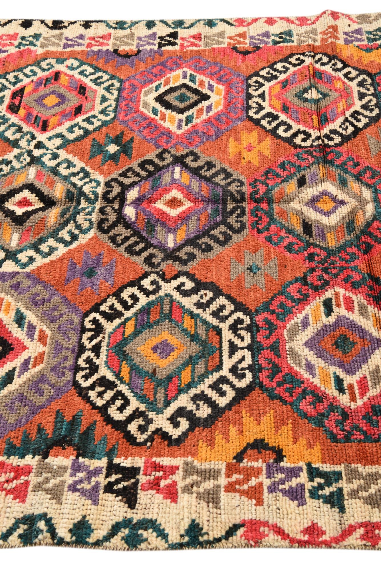 5' x 7' Hand Knotted Darya Wool Rug