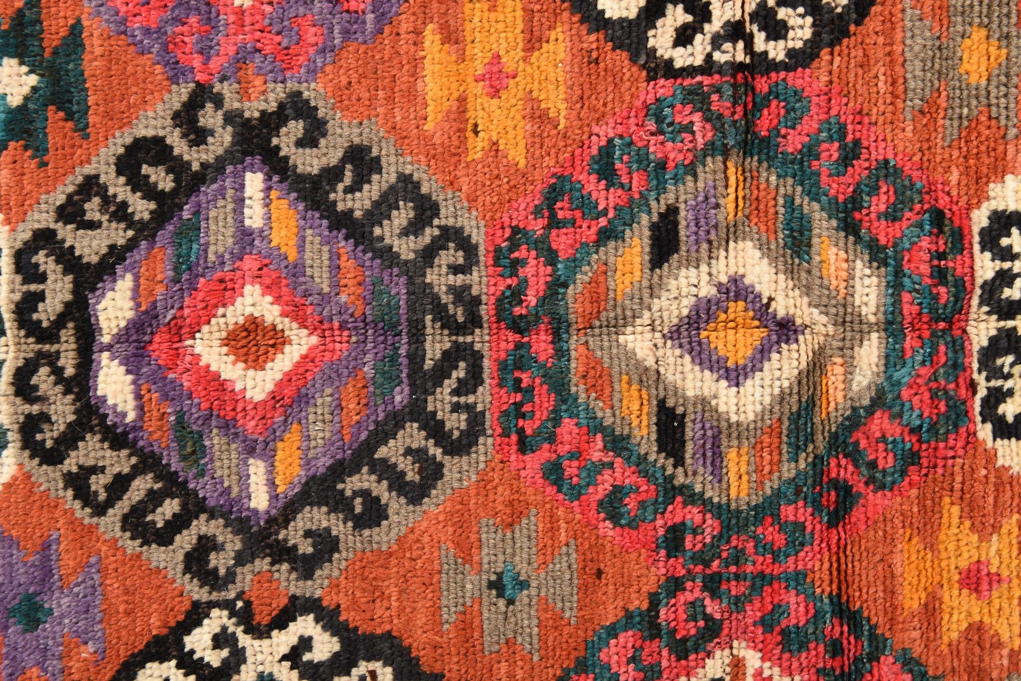 5' x 7' Hand Knotted Darya Wool Rug