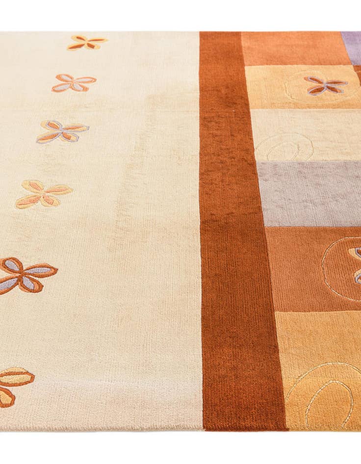 Detail image of 5' 8 x 7' 10  Hand Knotted Darya Rug