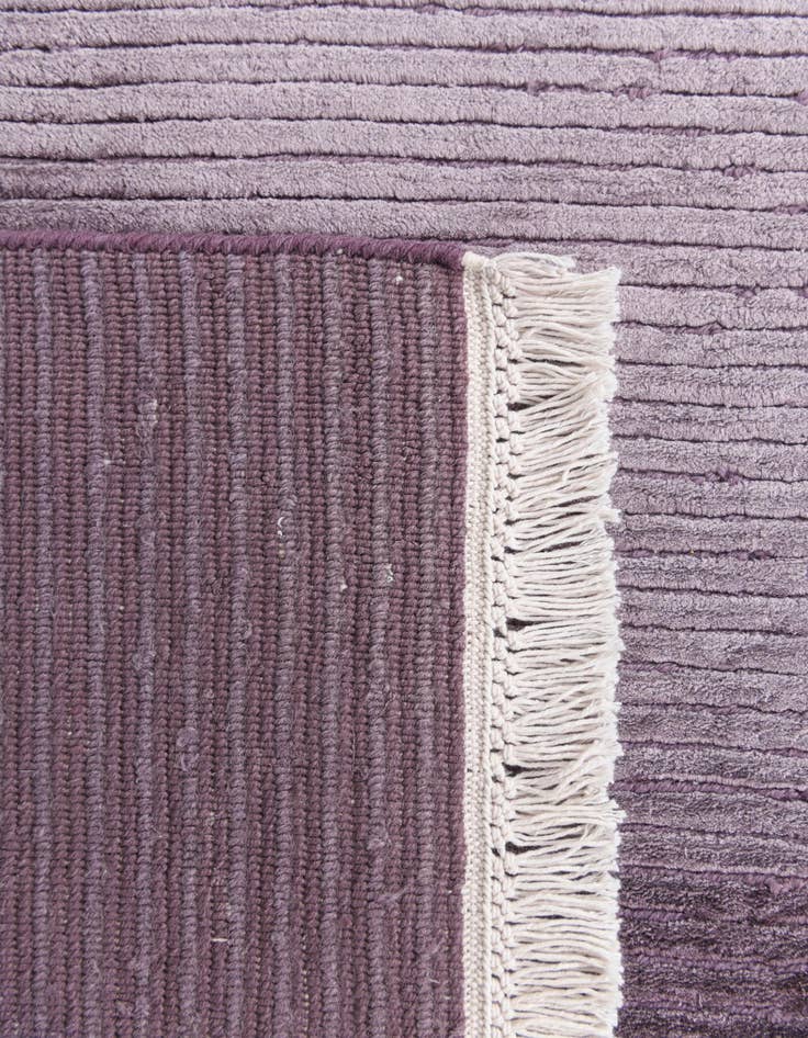 Detail image of 6' 7 x 9' 10  Hand Knotted Darya Wool Rug