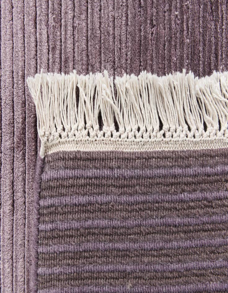 Detail image of 6' 6 x 9' 10  Hand Knotted Darya Wool Rug