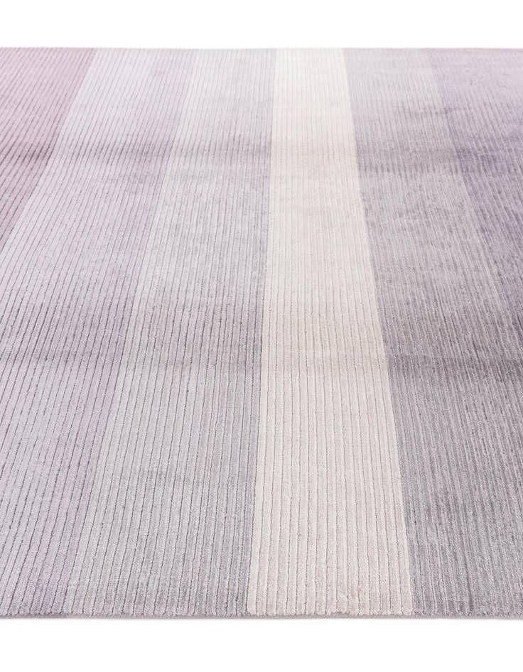 Detail image of 6' 6 x 9' 11  Hand Knotted Darya Wool Rug