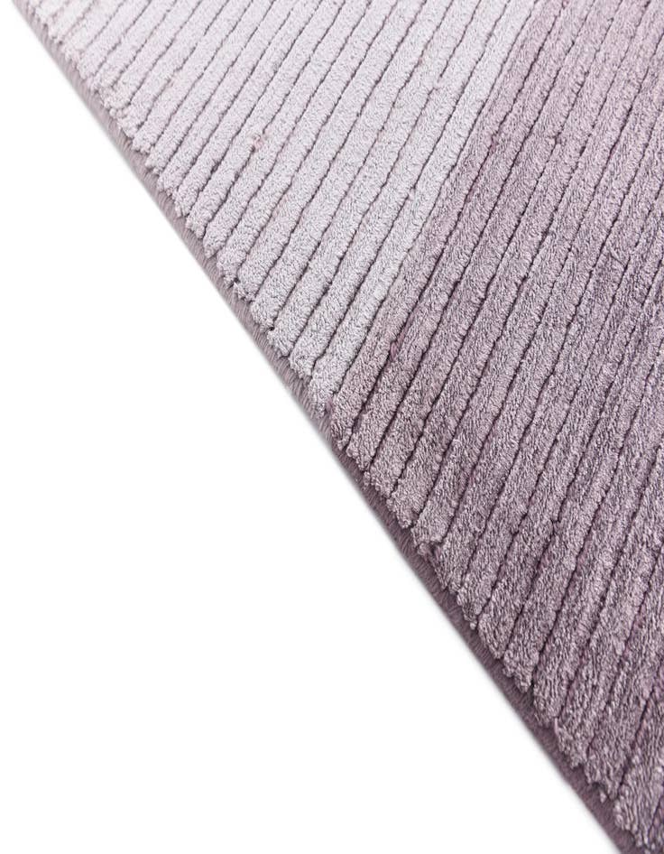 Detail image of 6' 6 x 9' 11  Hand Knotted Darya Wool Rug