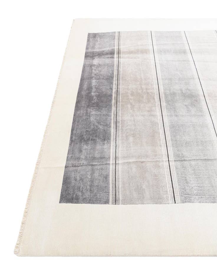 Detail image of 8' 2 x 11' 3  Hand Knotted Darya Wool Rug