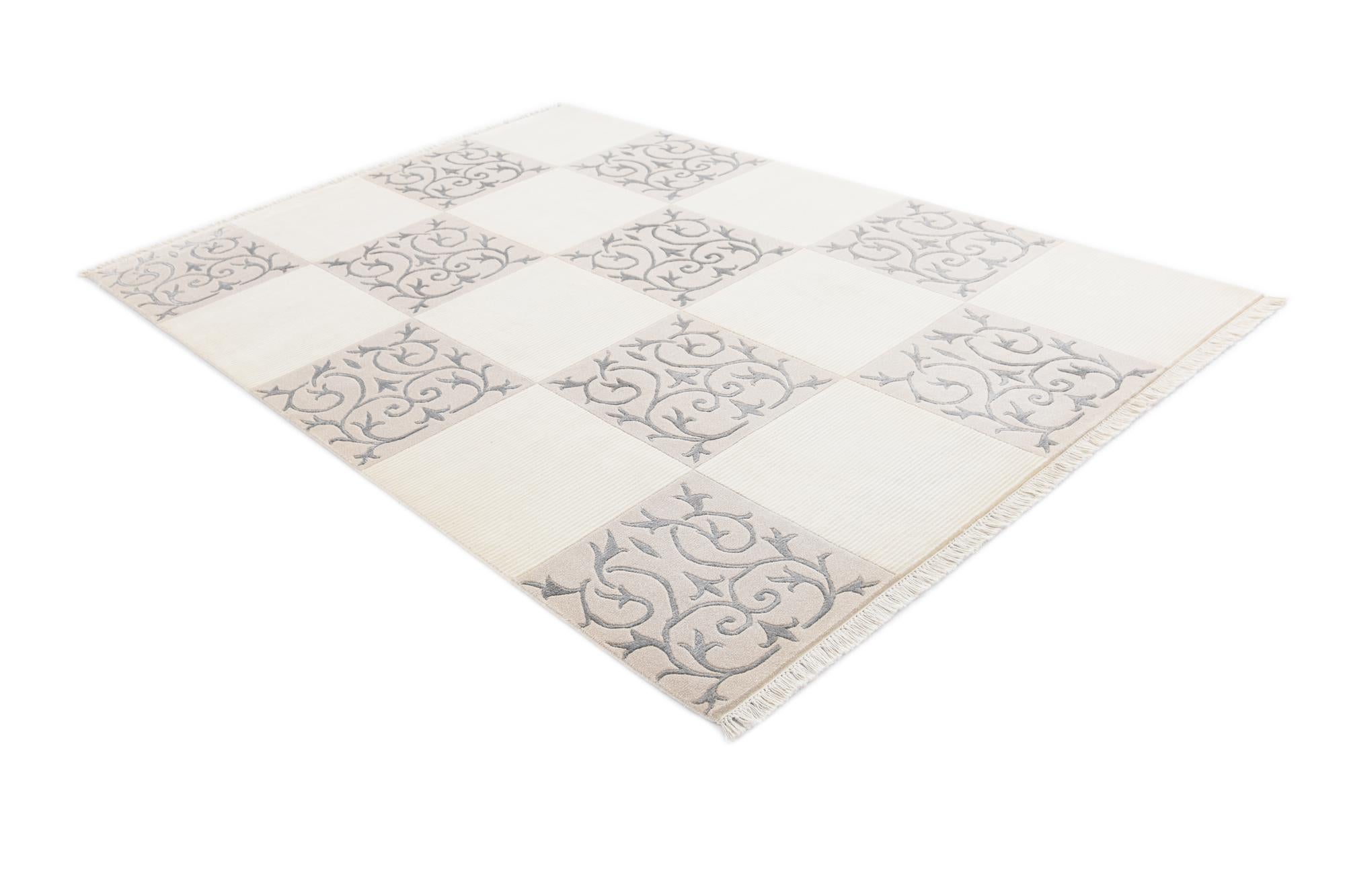 5' 7 x 8' Hand Knotted Darya Rug