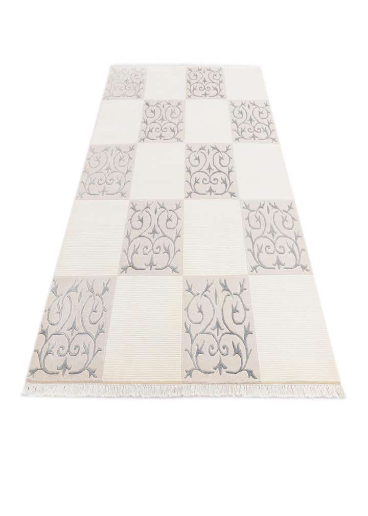 5' 7 x 8' Hand Knotted Darya Rug