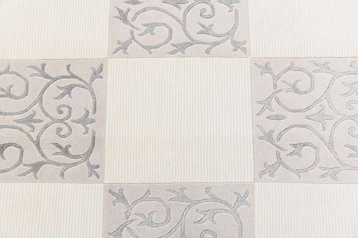 5' 7 x 8' Hand Knotted Darya Rug