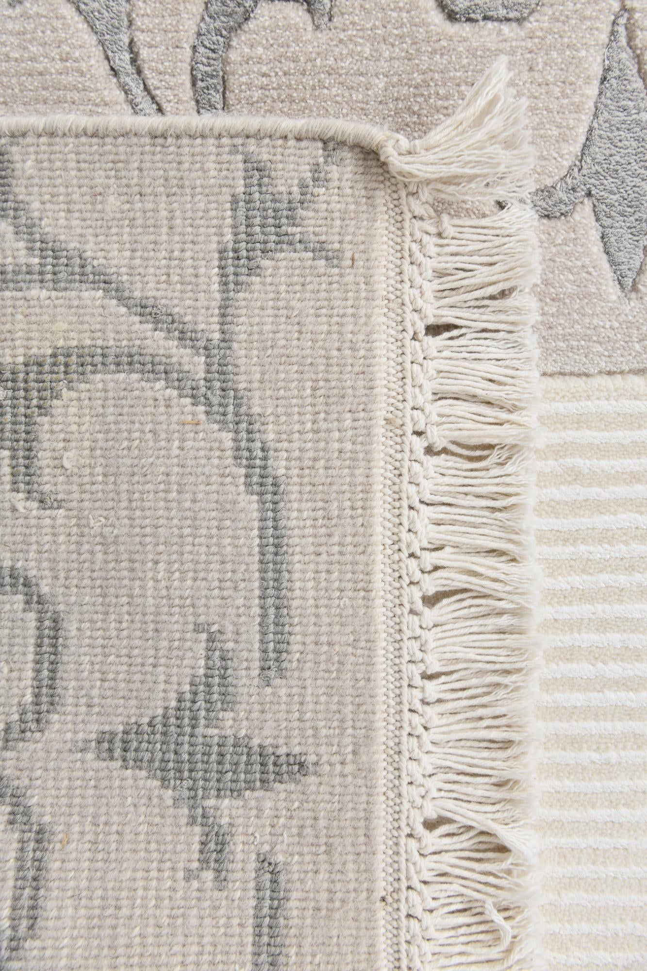 5' 7 x 8' Hand Knotted Darya Rug