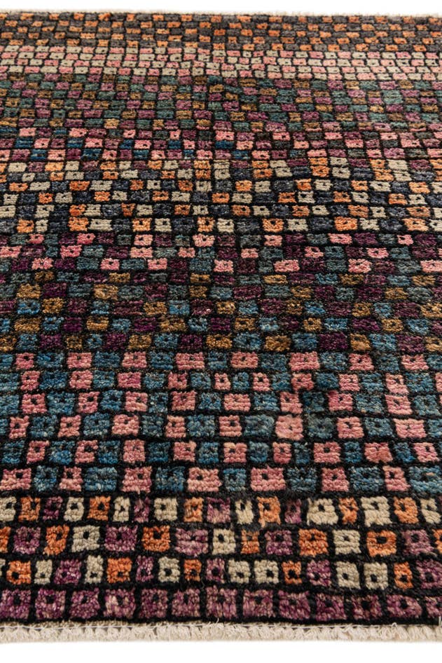 Detail image of 4' 1 x 5' 5 Hand Knotted Darya Wool Rug