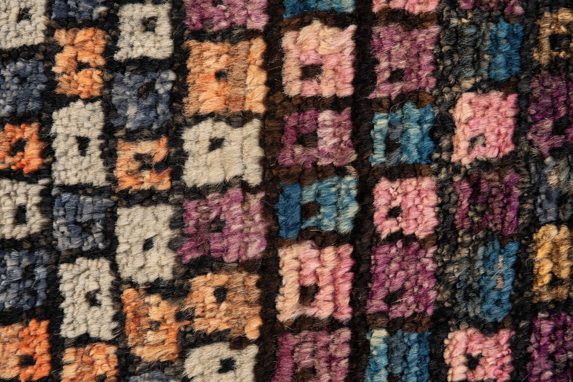 4' 1 x 5' 5 Hand Knotted Darya Wool Rug