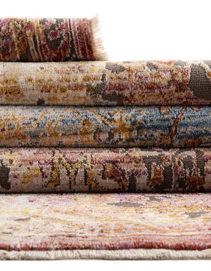 Detail image of 3' 3 x 5' Deepa Rug