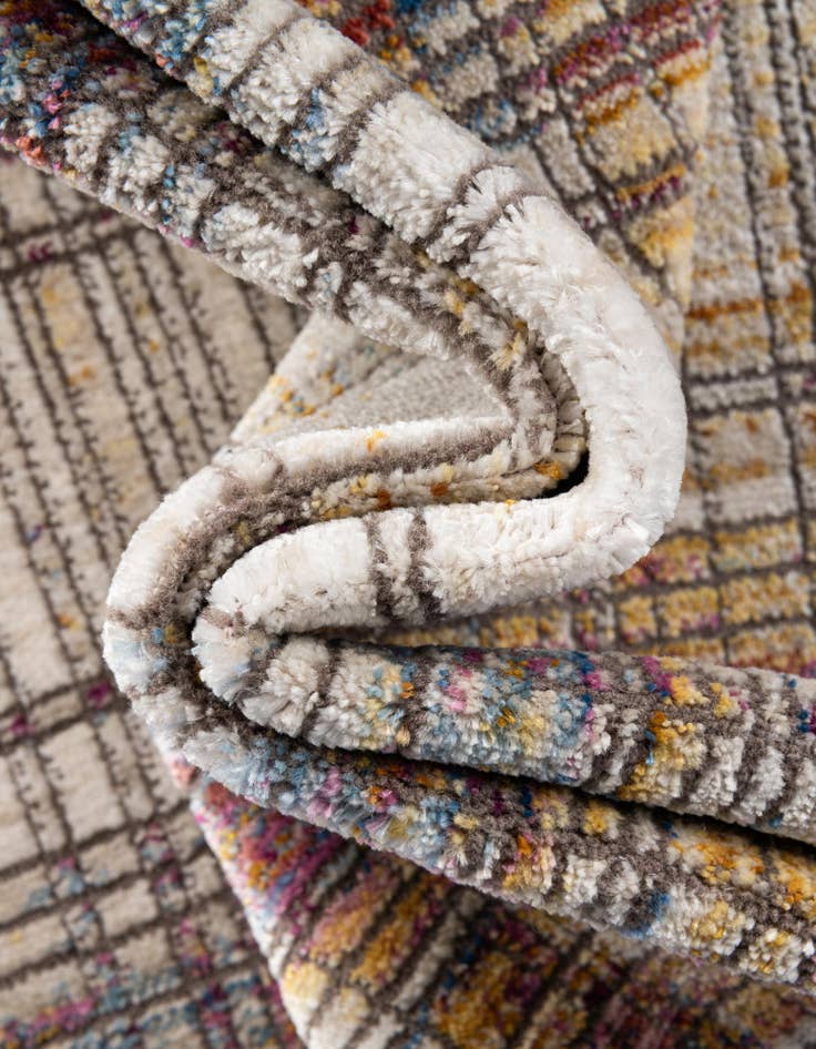 Detail image of 10' x 13' 8 Deepa Rug
