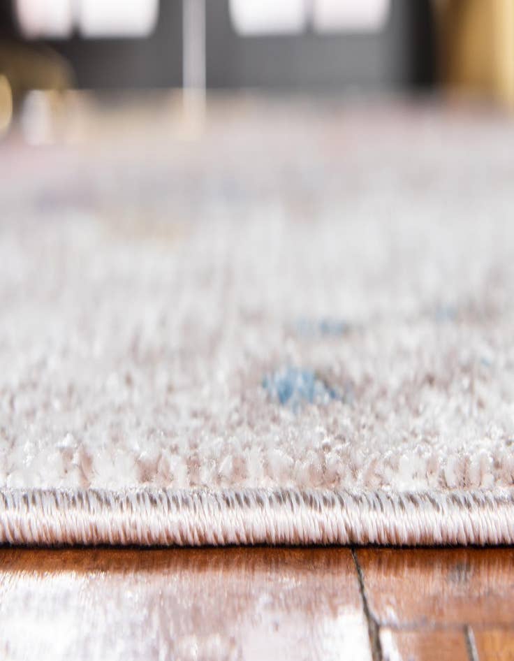 Detail image of 5' x 8' Downtown Nolita Rug