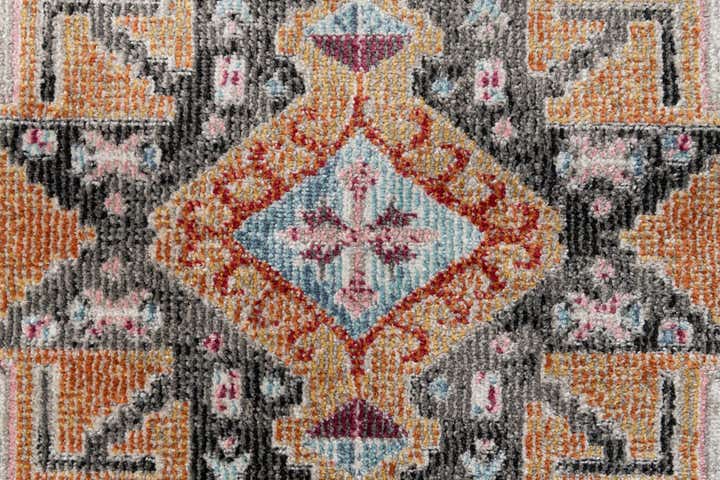 5' 3 x 7' 9 Eden Rug