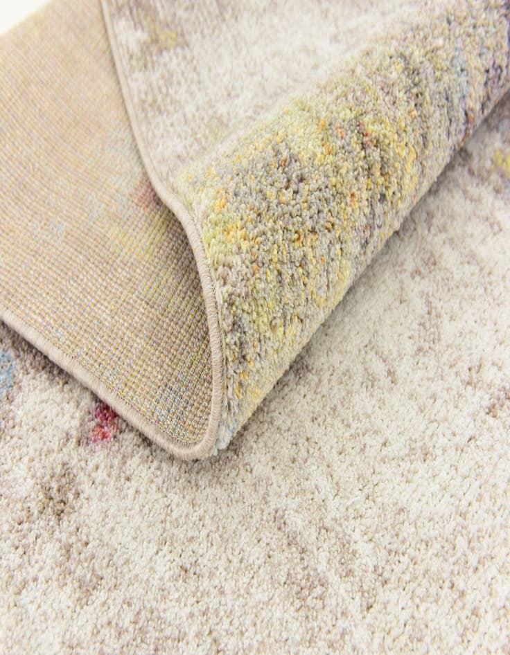 Detail image of 5' 3 x 7' 6 Empera Rug