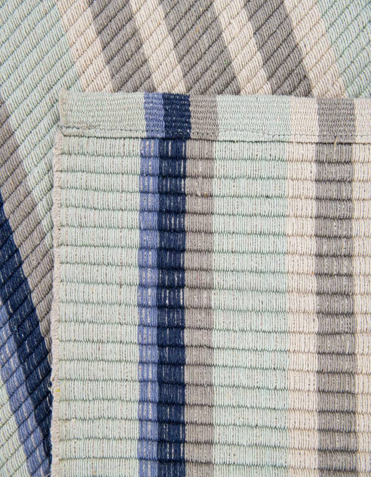 Detail image of 2' 1 x 3' 2 Hand Woven Flatweave Cotton Dhurrie Rug