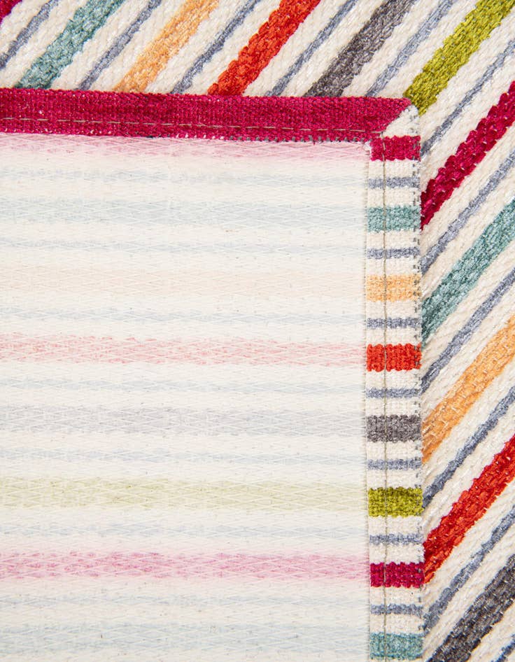 Detail image of 1' 10 x 2' 10 Flatweave Cotton Dhurrie Rug