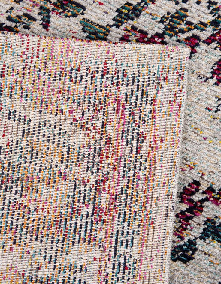 Detail image of 5' 4 x 7' 4 Fleur Rug