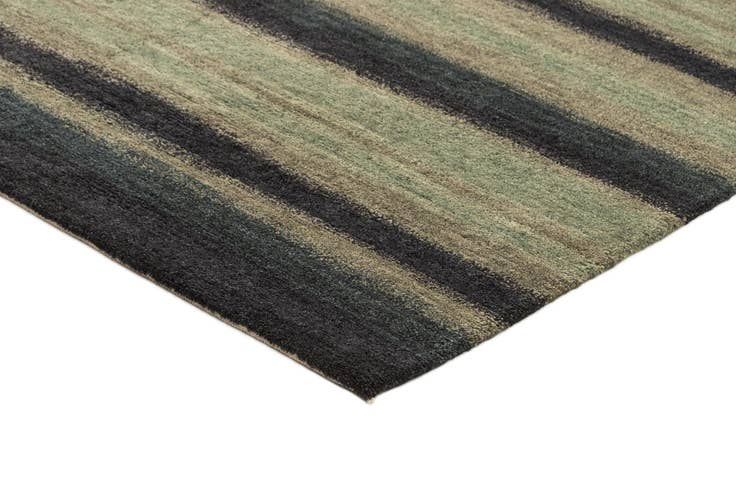 Detail image of 4' 9 x 7' Hand Knotted Gabbeh Wool Rug