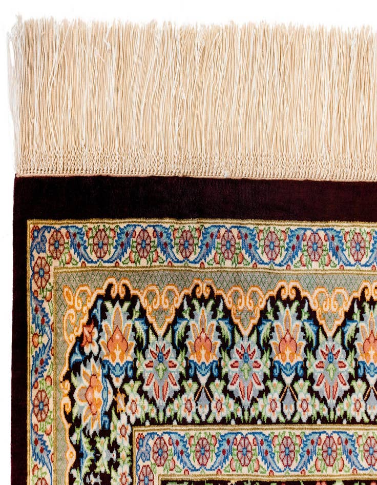 Detail image of 3' 4 x 4' 10 Ghom Silk Rug