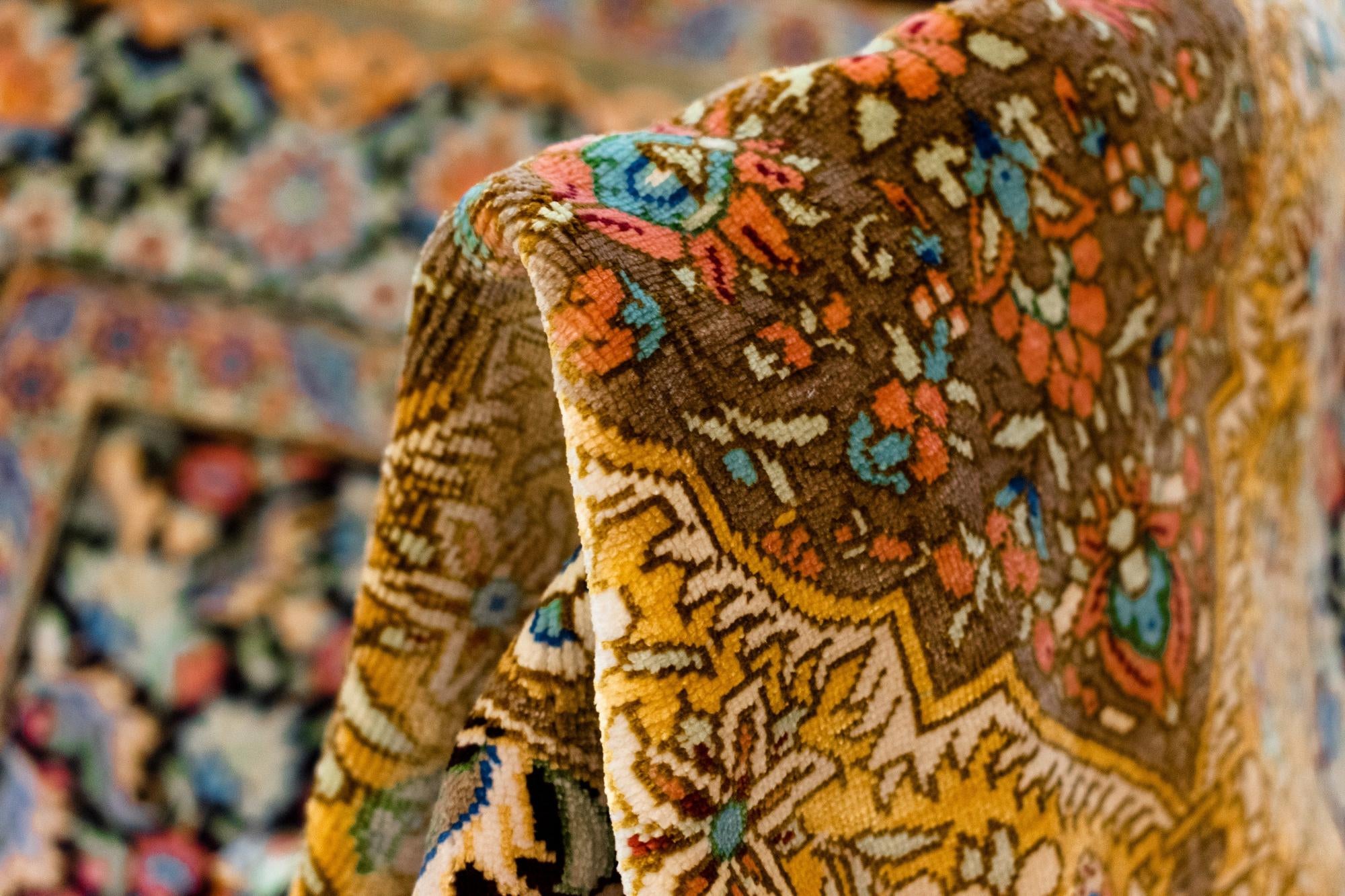 3' 4 x 4' 10 Ghom Silk Rug