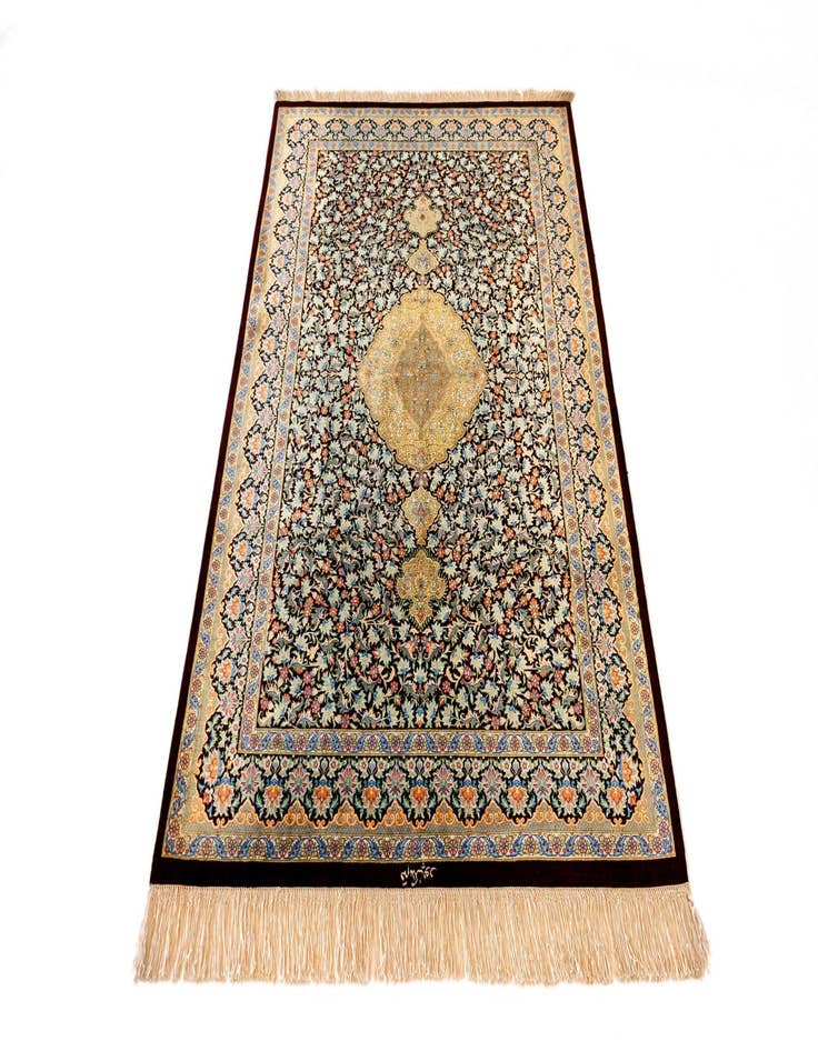 Detail image of 3' 4 x 4' 10 Ghom Silk Rug