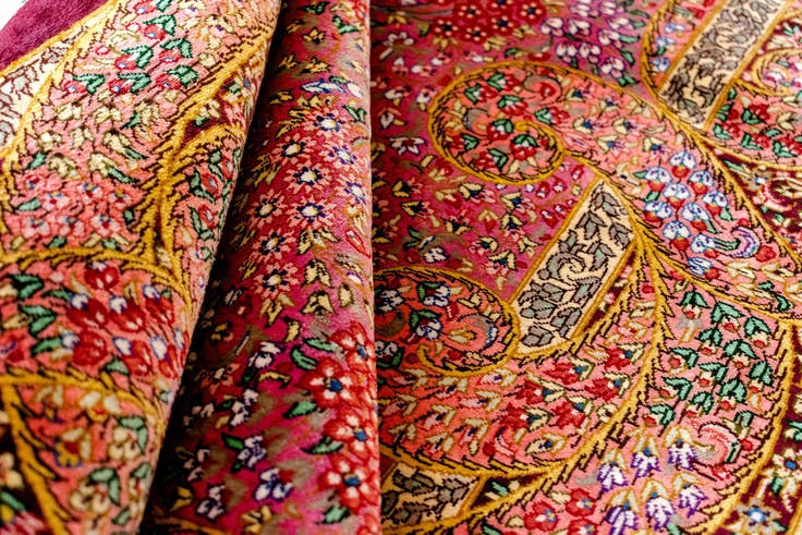 Detail image of 3' 3 x 4' 9 Ghom Silk Rug