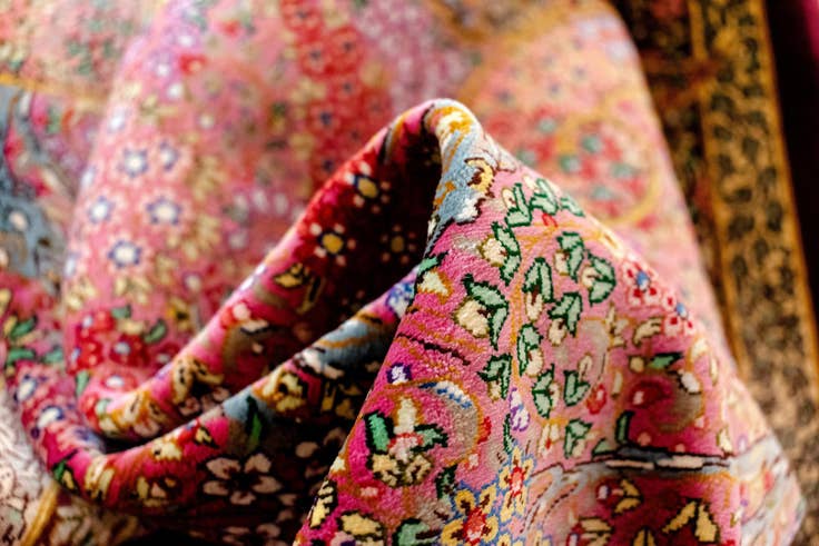 Detail image of 3' 3 x 4' 9 Ghom Silk Rug