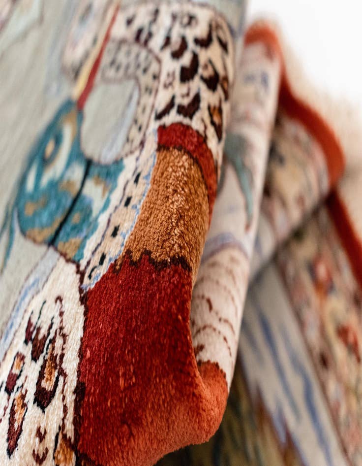 Detail image of 1' 7 x 2' 7 Ghom Silk Rug