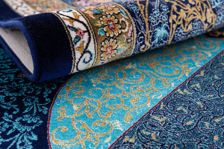 Detail image of 6' 7 x 9' 10 Glarus Rug