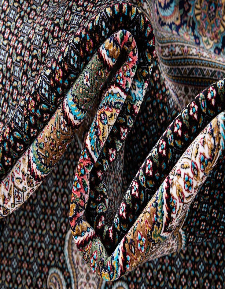 Detail image of 6' 7 x 9' 10 Glarus Rug