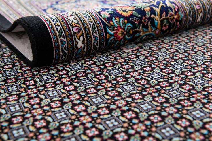 Detail image of 6' 7 x 9' 10 Glarus Rug