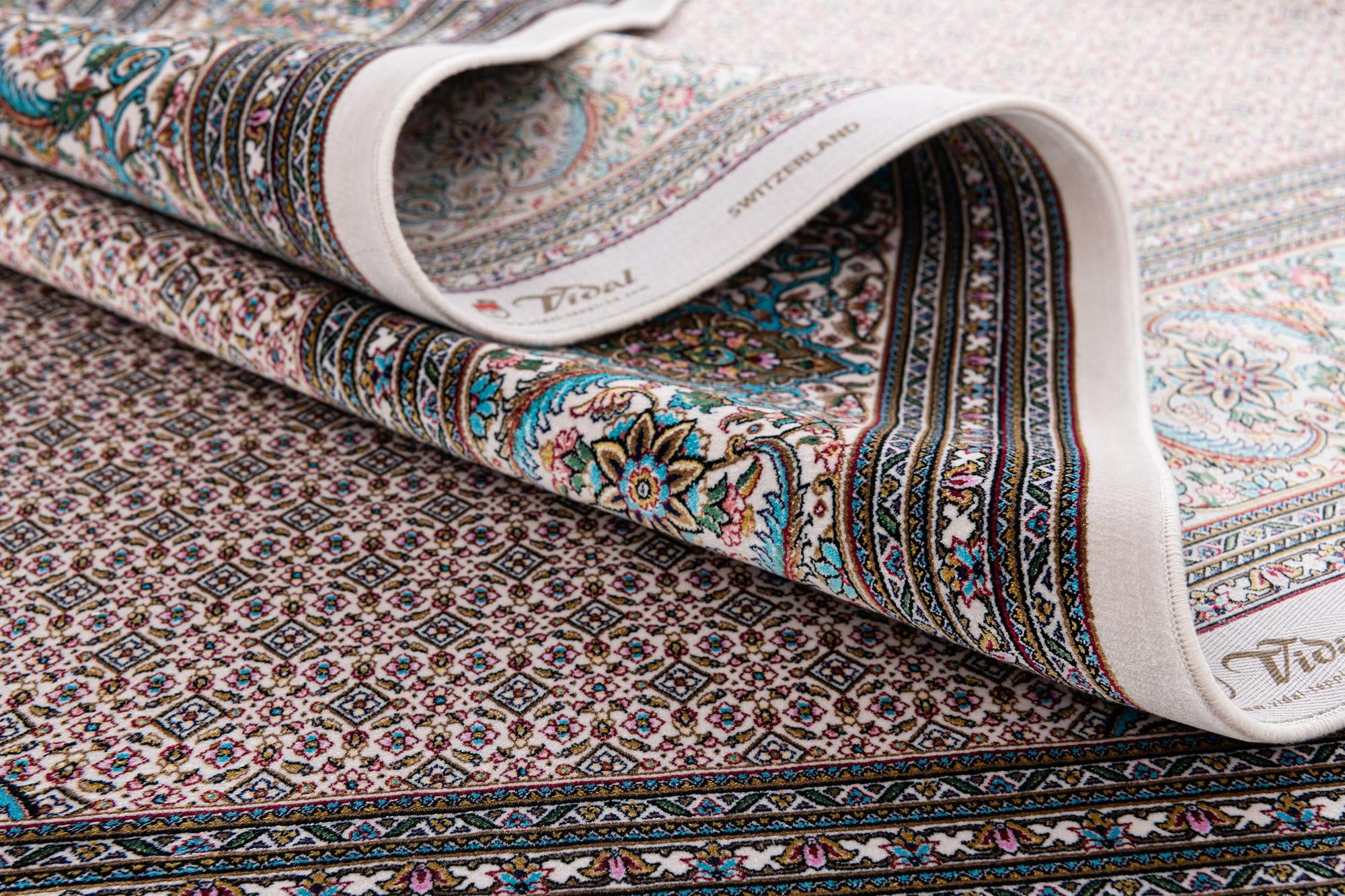 6' 7 x 9' 10 Glarus Rug