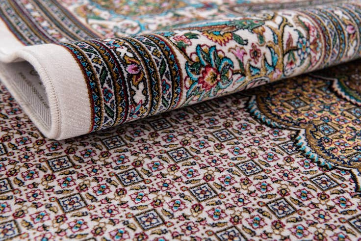 Detail image of 6' 7 x 9' 10 Glarus Rug