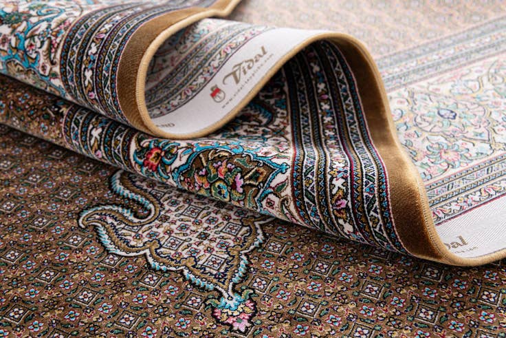 Detail image of 6' 7 x 9' 10 Glarus Rug