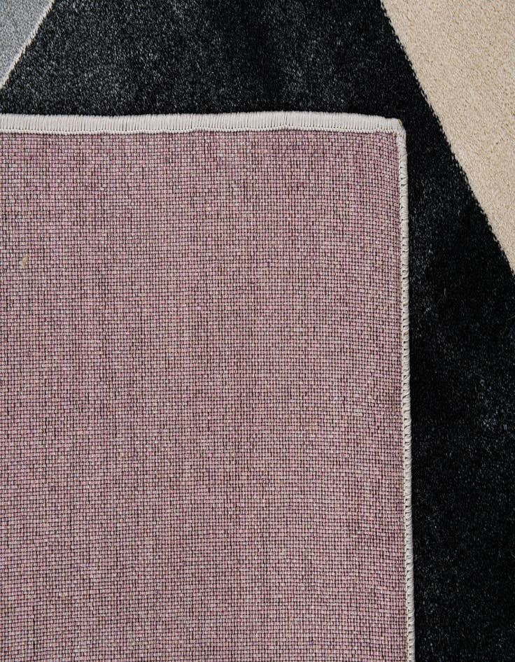 Detail image of 5' 2 x 8' Gossamer Rug