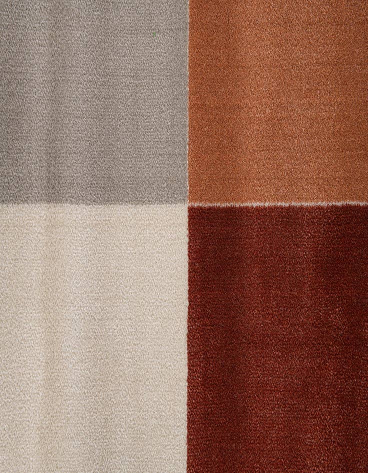 Detail image of 5' 2 x 8' Gossamer Rug