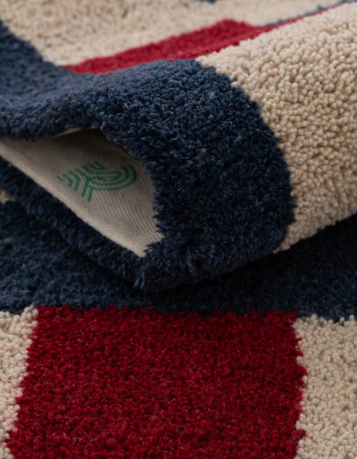 Detail image of 7' 1 x 10' Handtufted Wool Rug