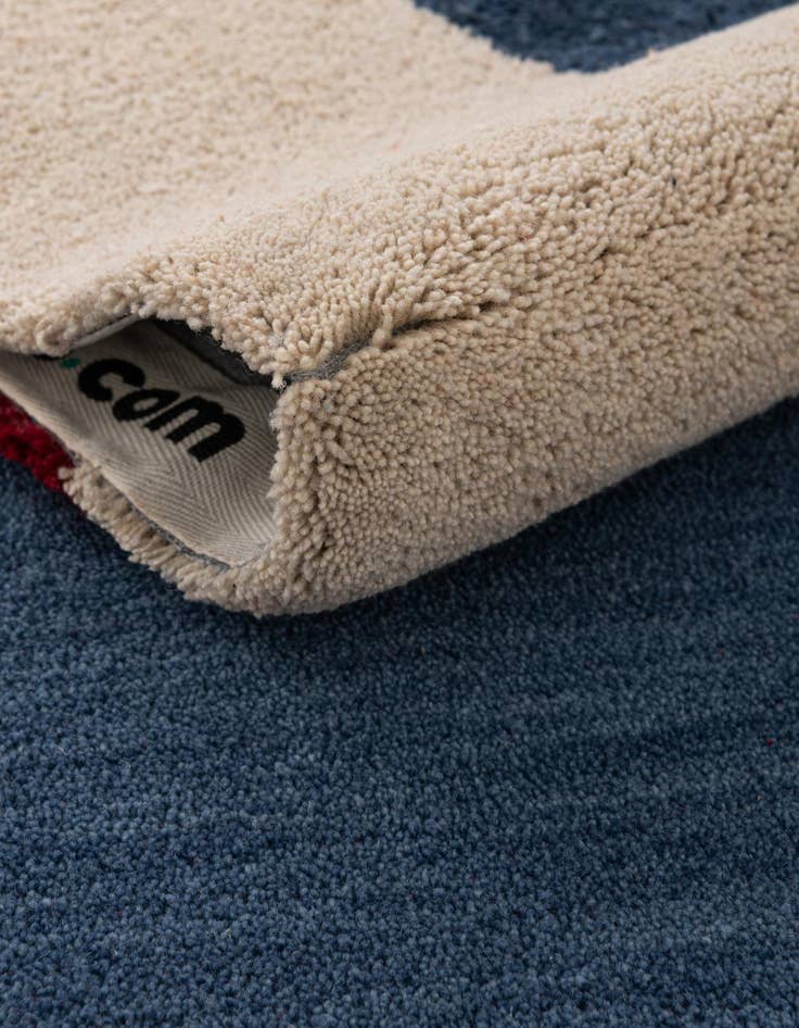 Detail image of 7' 1 x 10' Handtufted Wool Rug